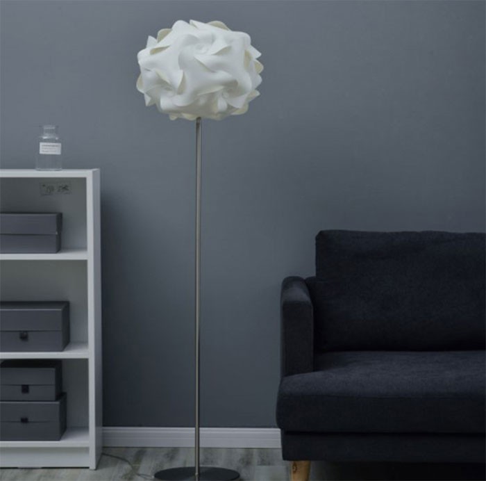Modern flower-shaped headboard floor lamp